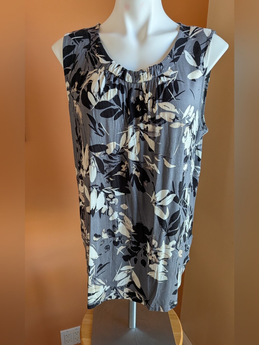 Bundles Of 5 Mixed Floral & Solid Women's Tops - Black, Burgundy, Gray, Purple X